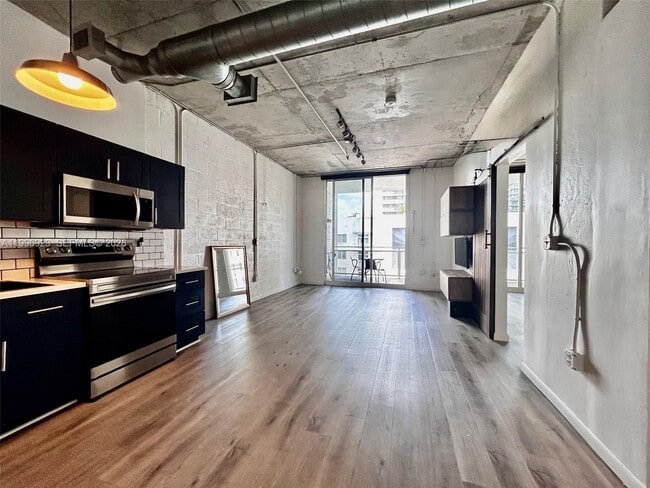 Building Photo - 444 NE 30th St