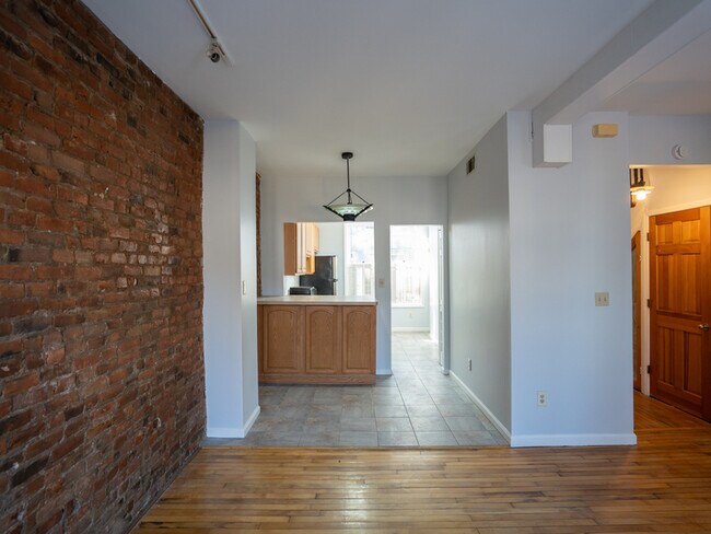 Building Photo - 355 Hudson Ave