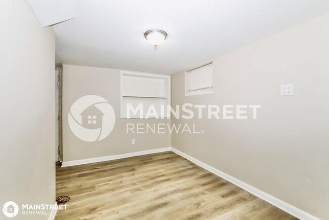 Building Photo - 1719 W Hill St, Louisville, KY 40210