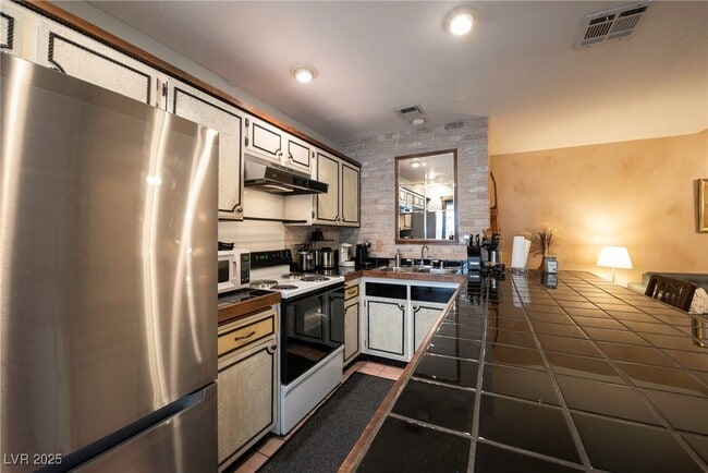 Building Photo - 1844 Mimosa Ct