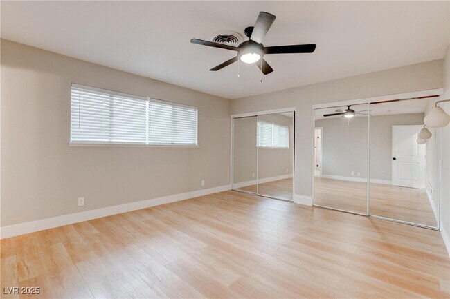 Building Photo - 1404 Campbell Dr