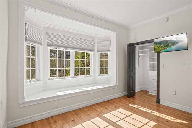 Building Photo - 2117 W Dekle Ave