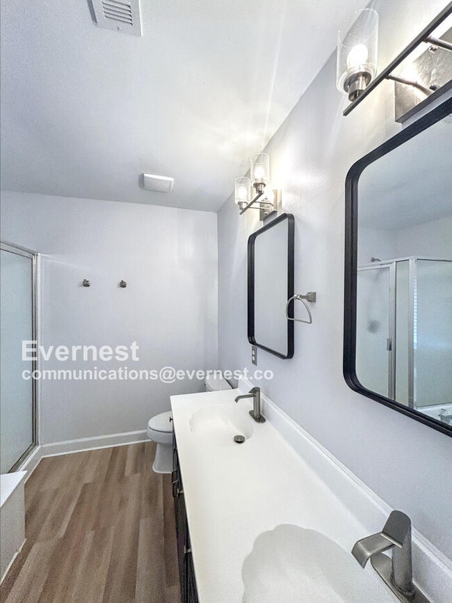 Building Photo - 160 Foxtail Dr