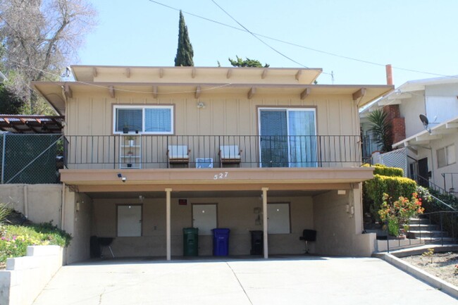 Building Photo - 527 Vaqueros Ave