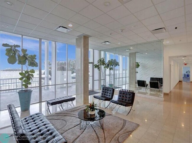Building Photo - 11930 N Bayshore Dr