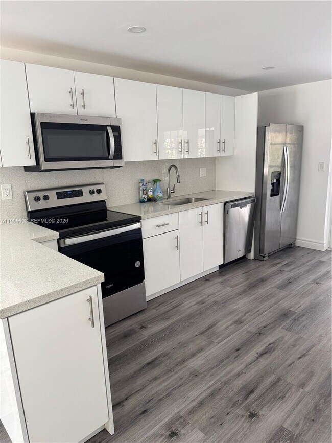 Building Photo - 4020 SW 50th St