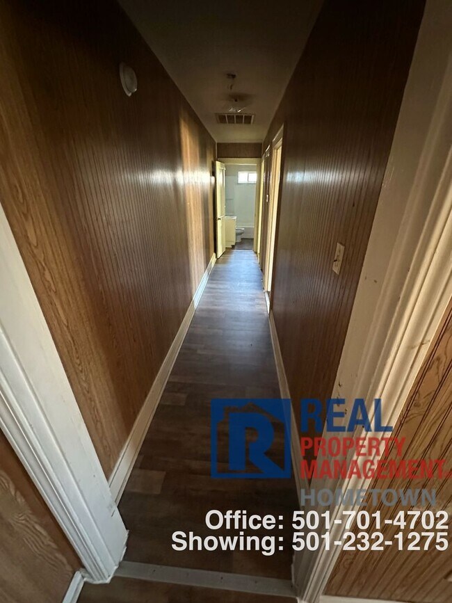 Building Photo - Nice Duplex In The Middle Of Town!! Move-in Special: Get 50% off your first month’s rent.