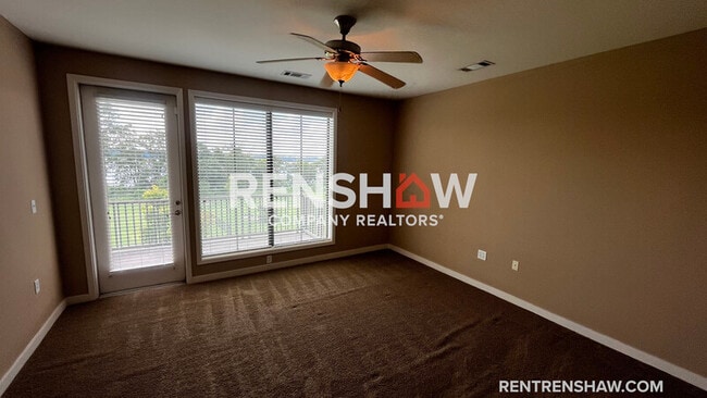 Building Photo - 380 Island Dr