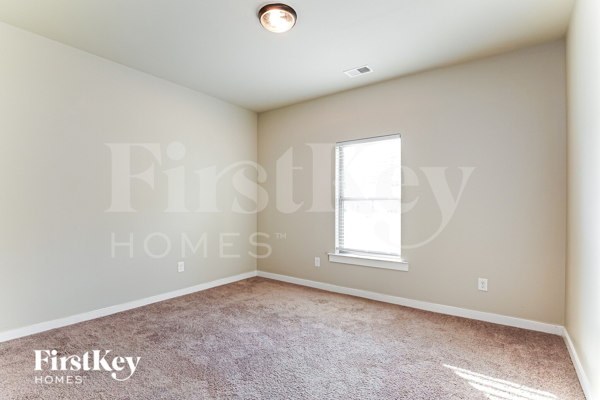 Building Photo - 300 Avalon Wy