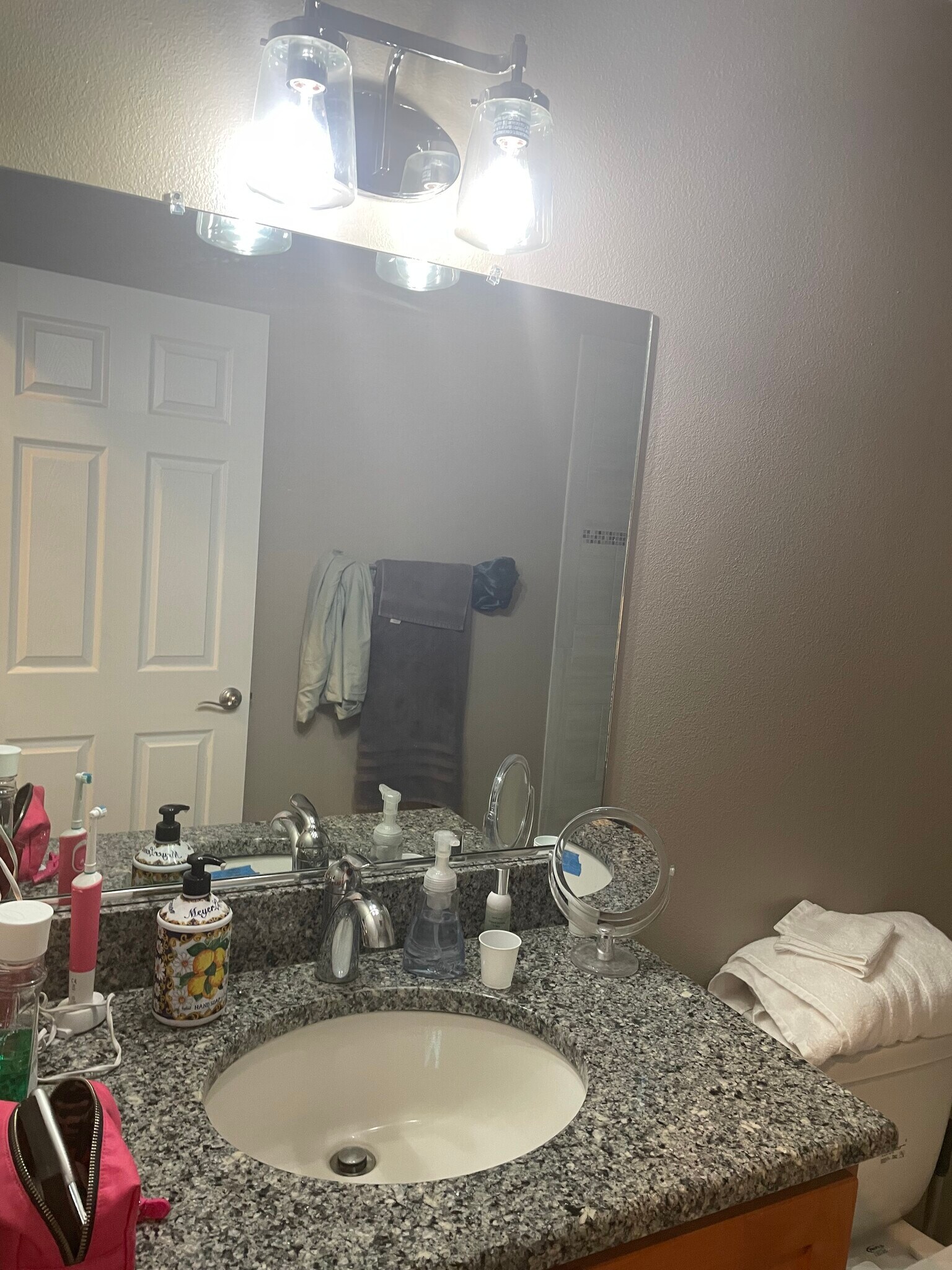 Building Photo - 2120 Lara Dr