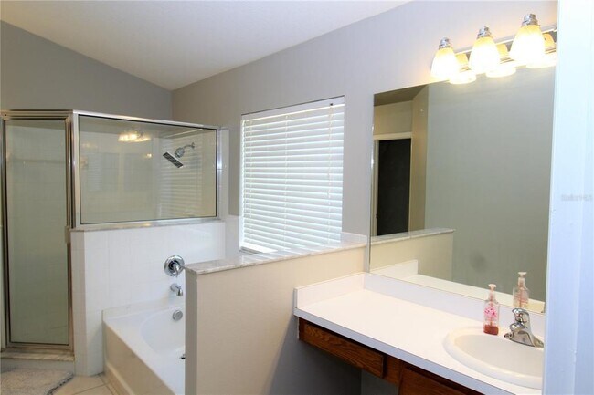 Building Photo - 10458 Lucaya Dr