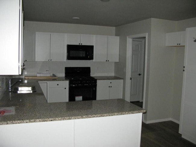 Building Photo - 11621 Surrey Ln