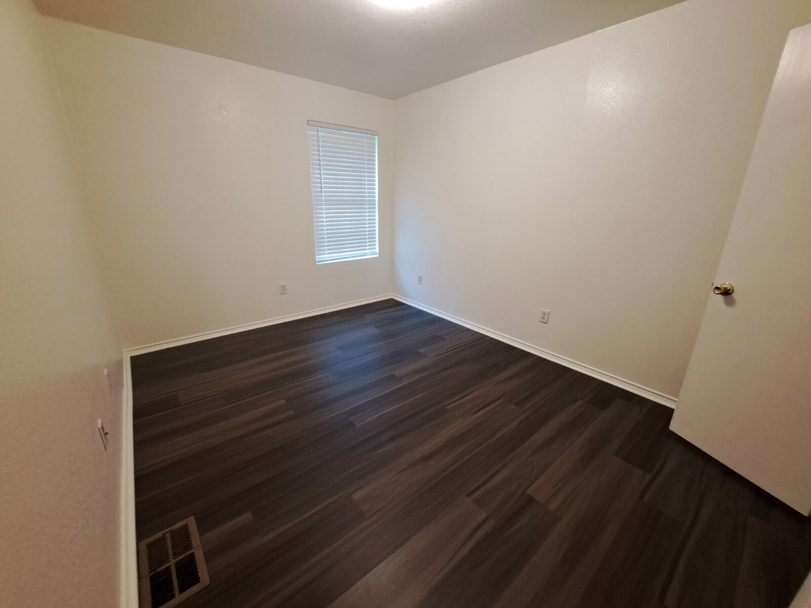 Building Photo - 4102 Pilgram Dr