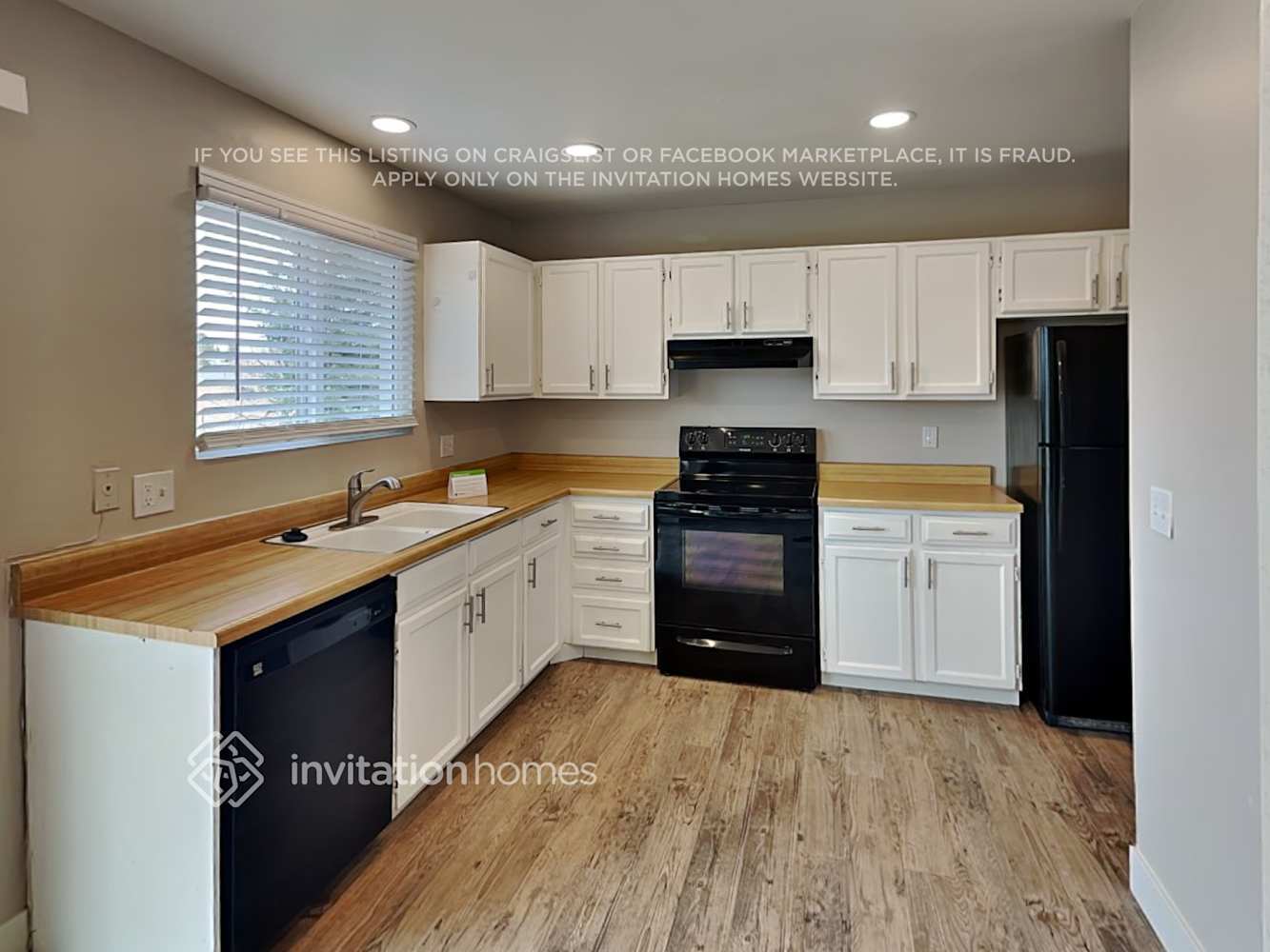 Building Photo - 1252 S Argonne Cir