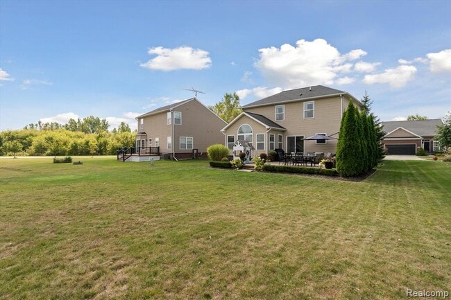 Building Photo - 26422 Elk Run E