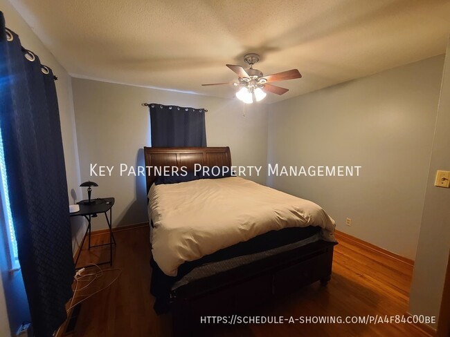 Building Photo - 6703 NW Evelyn-