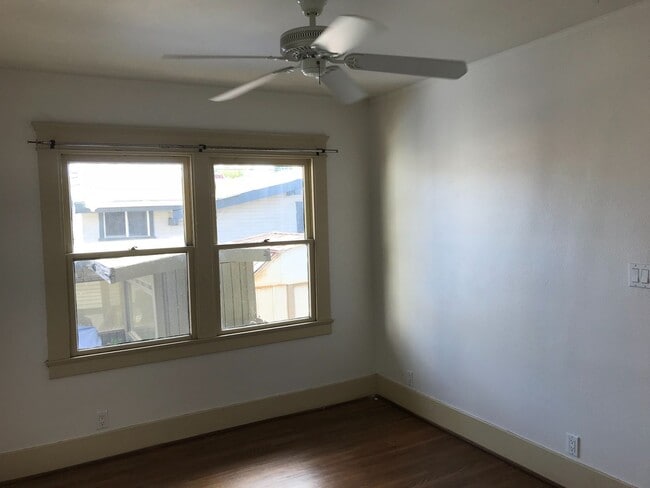 Building Photo - Fenced 3 Bedroom House with Two Car Driveway! Located in the Heart of North Park! In Unit Washer ...
