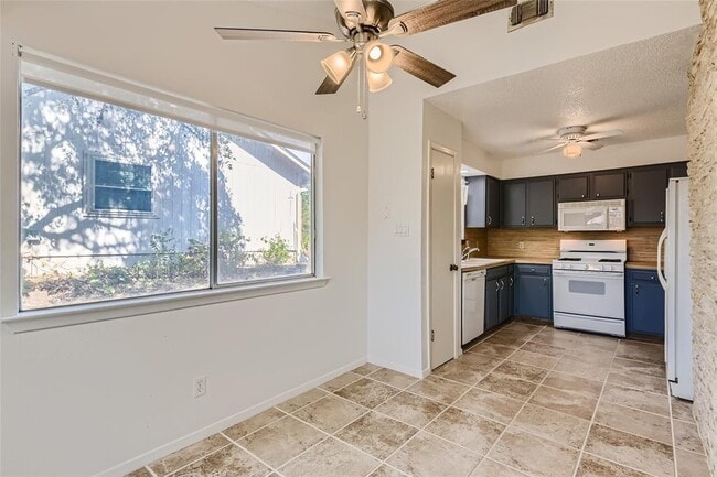 Building Photo - 7304 Loganberry Dr