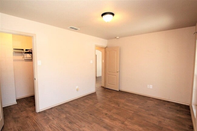Building Photo - 6006 Catedral Loop
