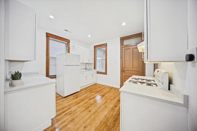 Building Photo - 5049 W 29th Pl