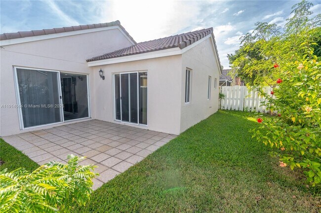 Building Photo - 1592 Salerno Cir