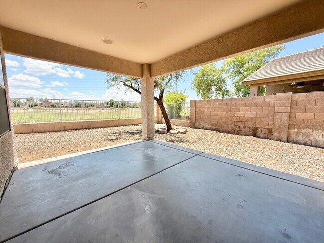 Building Photo - Golf Course Lot!