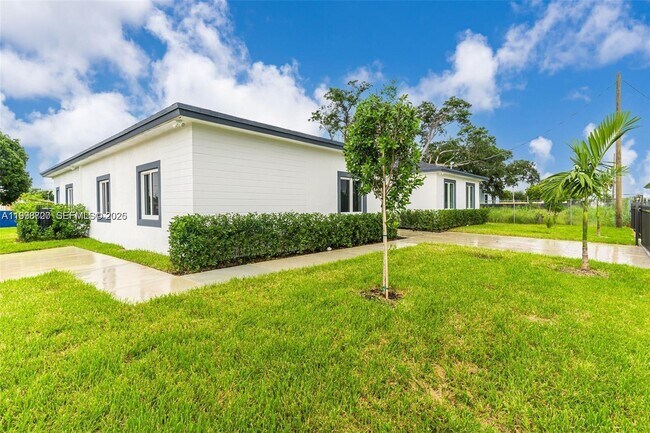 Building Photo - 11870 SW 220th Terrace