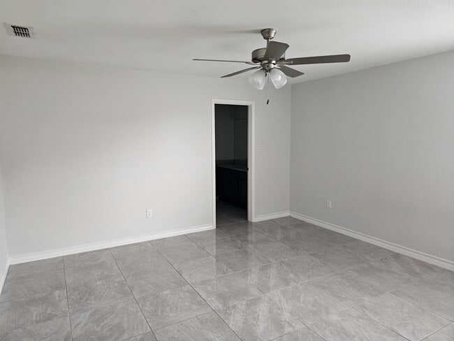 Building Photo - 5412 Capilla St