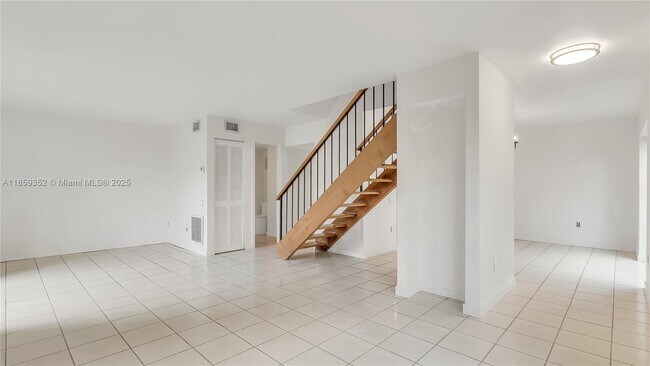 Building Photo - 7123 SW 115th Pl