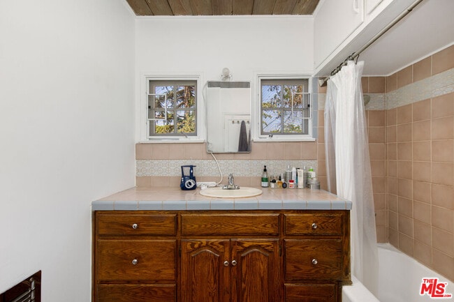 Building Photo - 6933 Vanland Trl