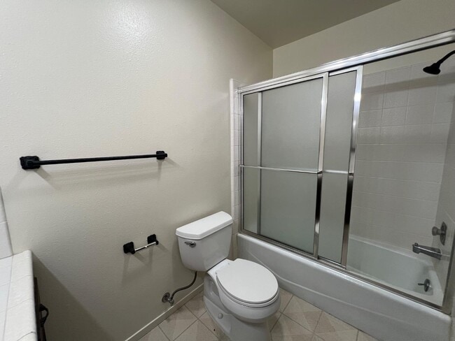 Building Photo - 2500 14th Ave