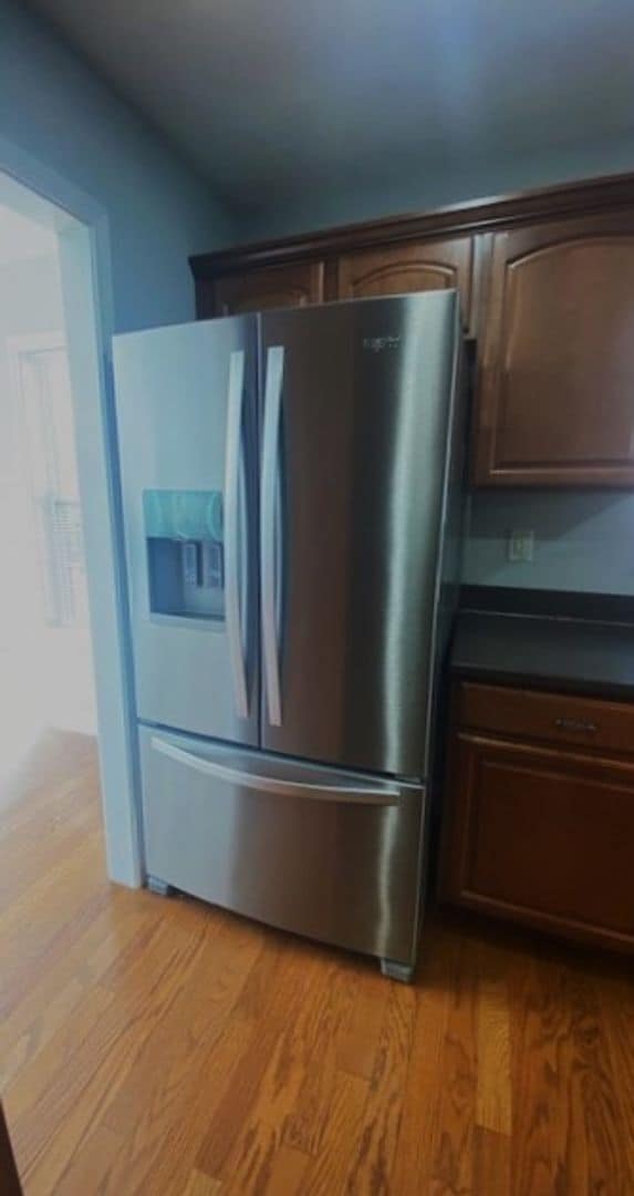 Building Photo - 4 Bedroom! Private Pool!