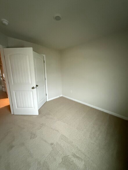 Building Photo - 10958 Farmerfield St