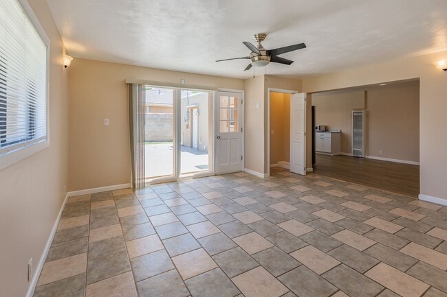 Building Photo - Spacious 4 Bedroom Home