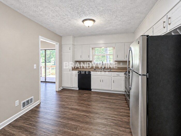 Building Photo - 8932 Raven Dr