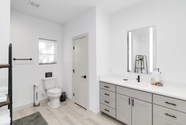 Building Photo - 1540 Westview Court Dr