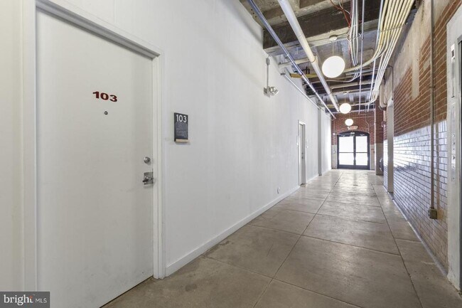 Building Photo - 109 W Wildey St