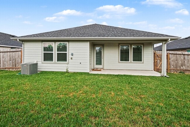 Building Photo - 9926 Palm Royal Dr