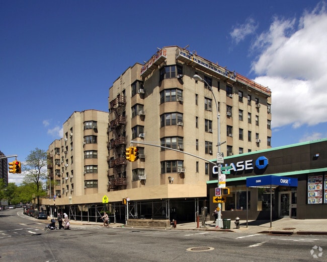 Building Photo - 610-630 Fort Washington Ave
