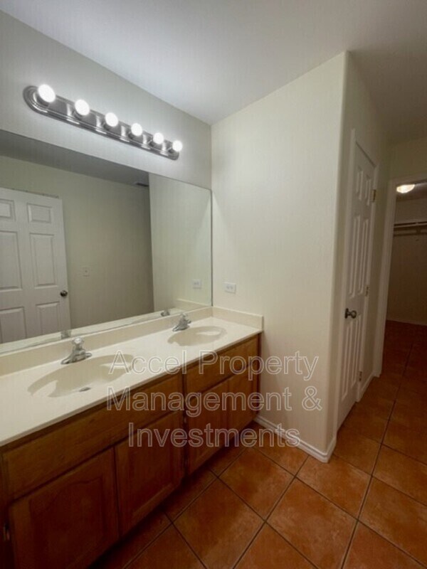 Building Photo - 1606 S Kumquat St