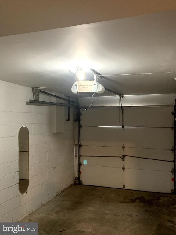 Building Photo - 9358 Neil Rd