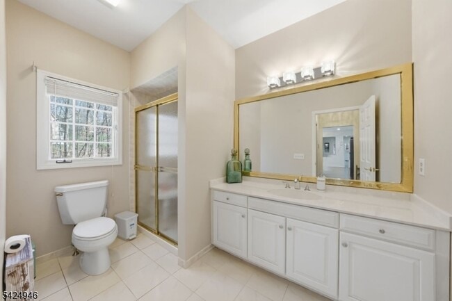 Building Photo - 11 Rosewood Ln