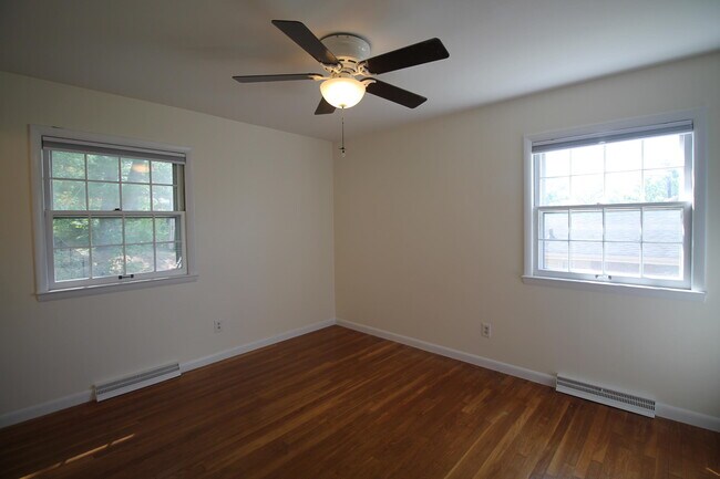 Building Photo - 2906 Brigadoon Pkwy