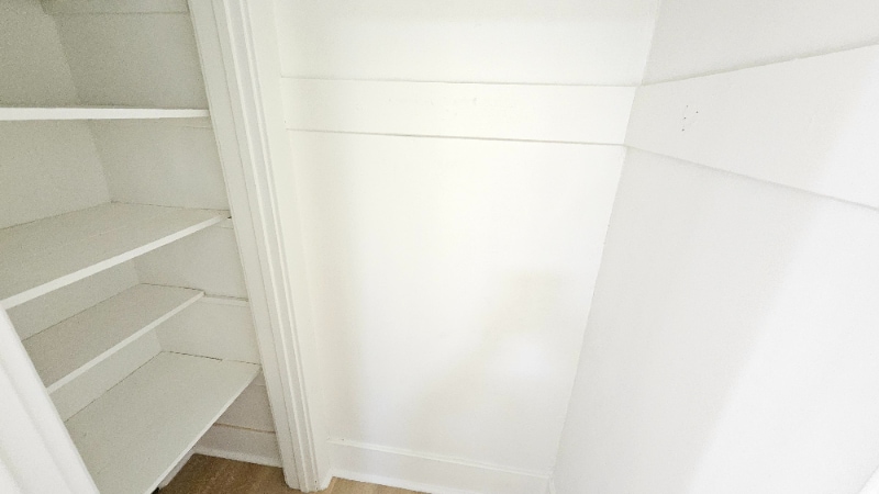 Building Photo - 3220 W 2nd St