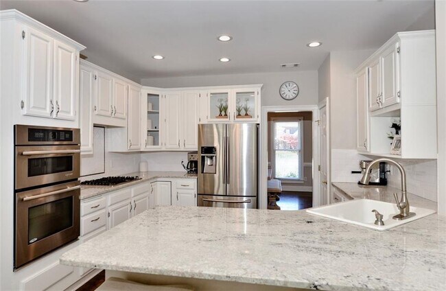 Building Photo - 310 Windsor Gate Cove NE