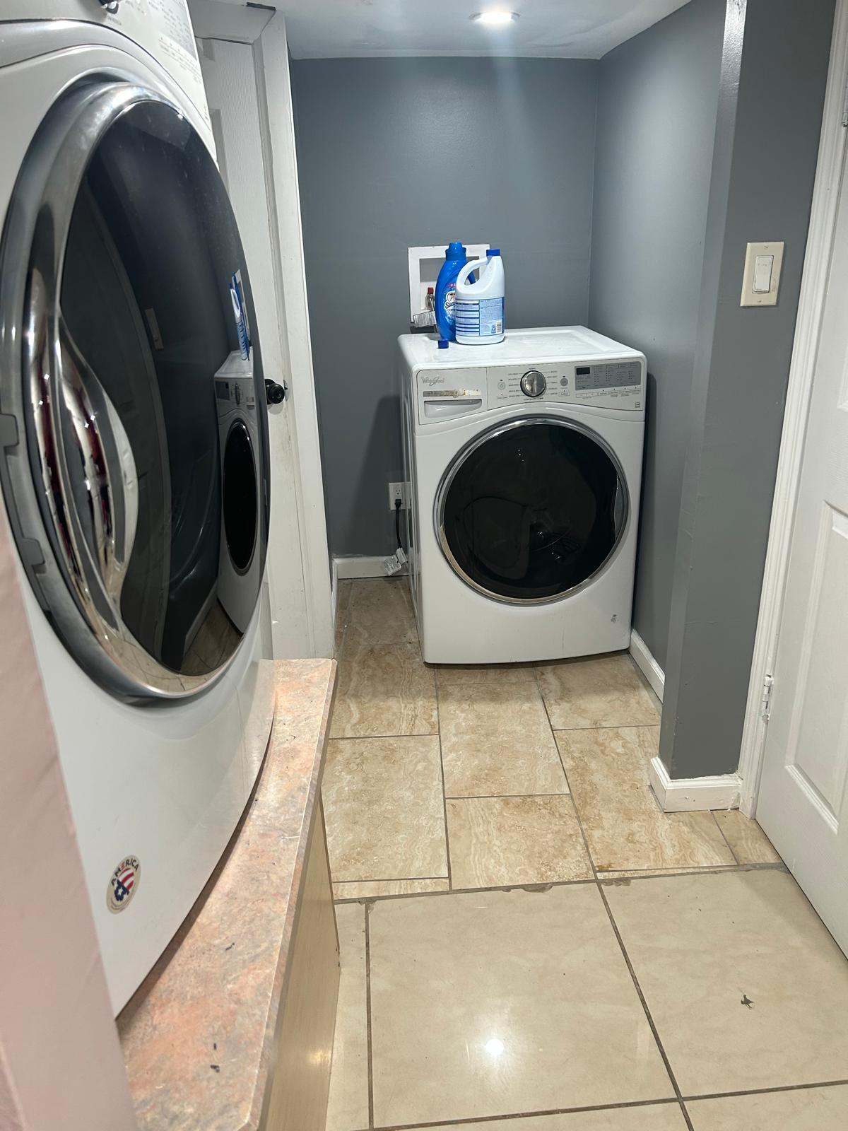 Washer and dryer - 75 Carolina Ave