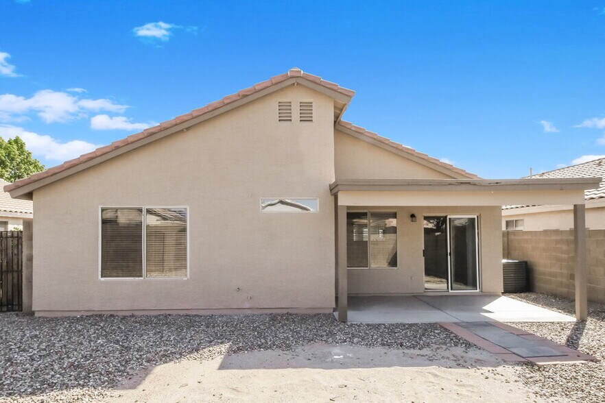Building Photo - 10944 E Delta Ave