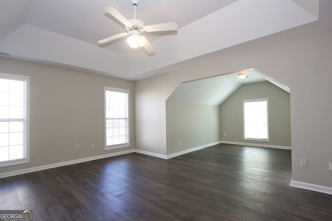 Building Photo - 585 Chapel Walk Ln SE