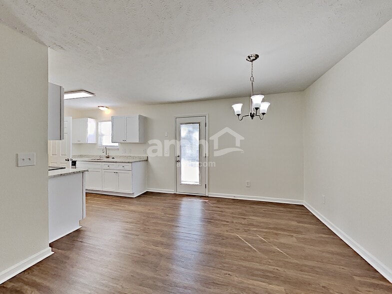 Building Photo - 1624 Jo Ann Dr