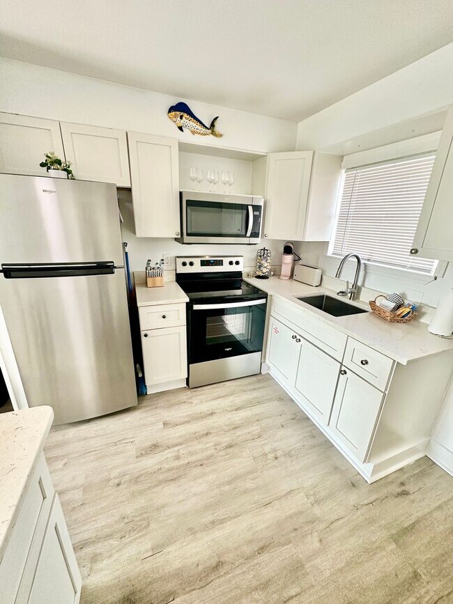Building Photo - 334 Bluefish Dr